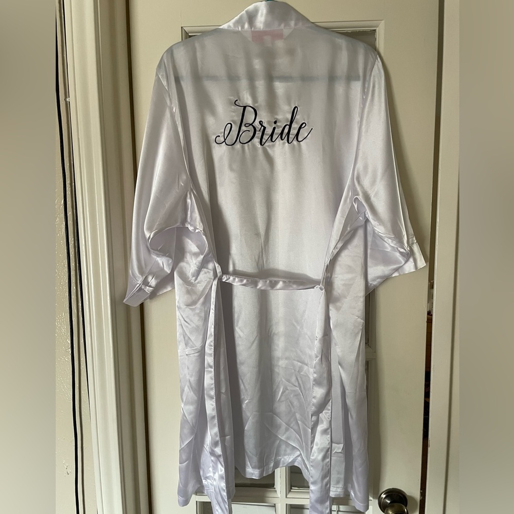 White Embroidered Bride Robe